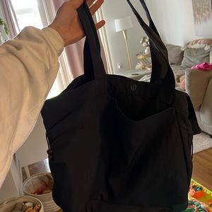 Lululemon shopper / gym bag